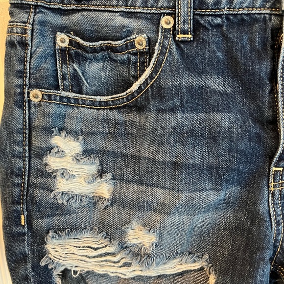 American Eagle Outfitters (AEO) destroyed denim shorts buttonfly SZ 6 - Picture 4 of 6